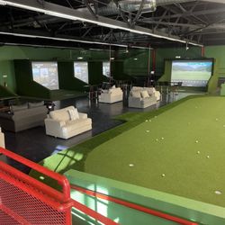 Cruces Total Golf - Putting green and indoor golf simulators