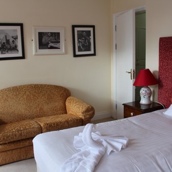 Tom Crean Base Camp - Irish Crew Triple Bedroom, ensuite - Wine Bars Near Me - Kenmare, Kentucky Tom Crean Base Camp - Irish Crew Triple Bedroom, ensuite - Wine Bars Near Me - Kenmare, Kentucky