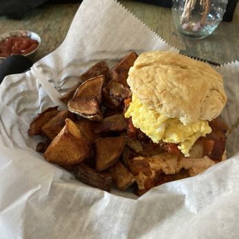 Azalea Bar & Kitchen - Southern hospitality breakfast biscuit with hash browns - Cocktail Bars Near Me - Asheville, North Carolina Azalea Bar & Kitchen - Southern hospitality breakfast biscuit with hash browns - Cocktail Bars Near Me - Asheville, North Carolina