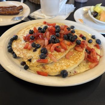 Campfire Grill - Fresh Berry Good Homemade Hot Cakes - American Near Me - Depew, New York