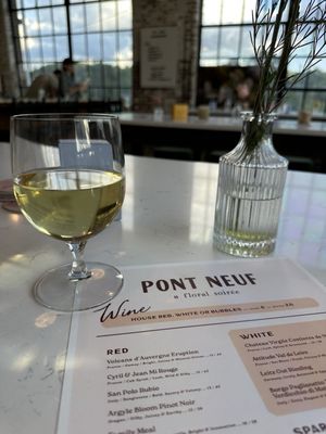 Pont Neuf Bar by null