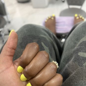 Deluxe nails & spa - Nail Salons Near Me - Palm Desert, California