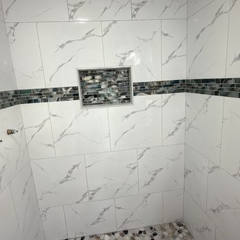 Gonzalez Keys Construction - Remodelacion de un baño - Flooring Near Me Gonzalez Keys Construction - Remodelacion de un baño - Flooring Near Me