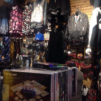 Hot Topic - Accessories Near Me - Ventura, California