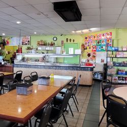 Batavia Atlanta Indonesian Restaurant - Food ready at the display counter if you like to pick and mix..