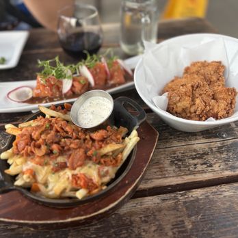 Hungry Crowd - Dirty Fries Lunch  Salmon Carpaccio Chicken Strips Lunch - New American Near Me - Los Angeles, California
