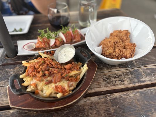 Hungry Crowd by null