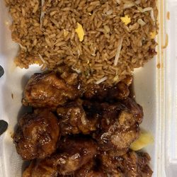 China Chef - Governors Chicken fried in old grease. Charged an extra dollar for my "spicy please" request and did nothing to make it spicy