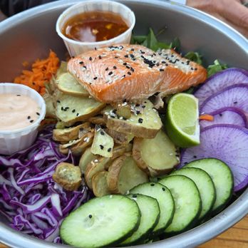 Yodelin - Kiwanda Rice Bowl with Wild Salmon - Seafood Near Me - Leavenworth, Washington