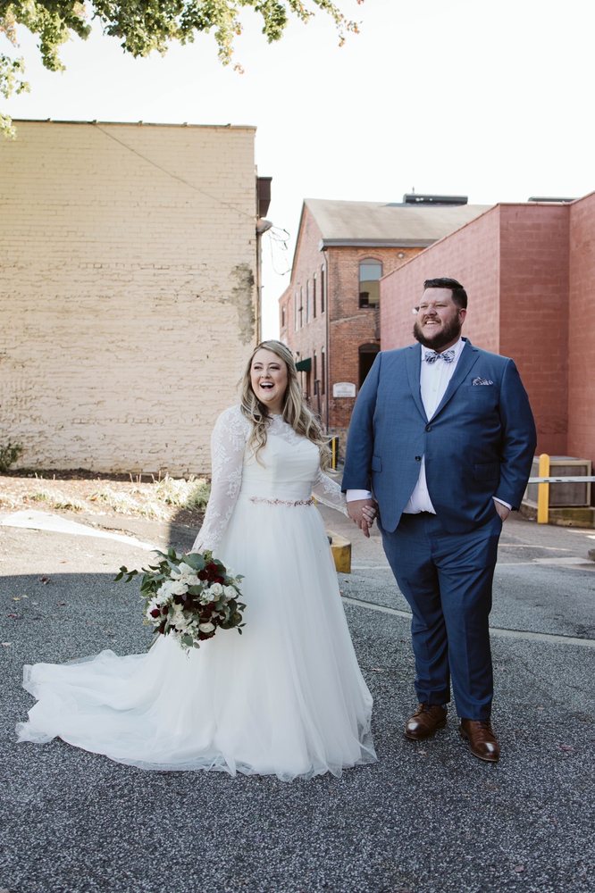 LOCKS SALON ON PUBLIC SQUARE Updated September 2024 57 Photos & 31