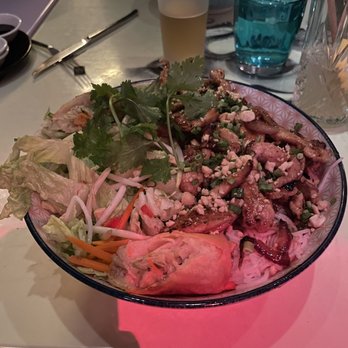 Miss Kō - Chicken bo bun bowl - Cocktail Bars Near Me - Paris, 75