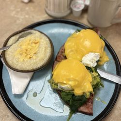 43rd Street Deli & Breakfast House - Popeyes Benedict
