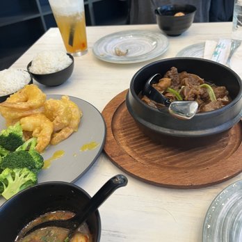 Open Rice Metropolitan - Tom yum soup, braised beef bowl, kung pao shrimp - Asian Fusion Near Me - Charlotte, North Carolina