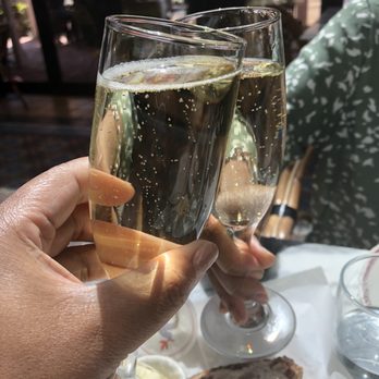 Le Diplomate - Champagne - Brasseries Near Me - Washington, DC, District of Columbia