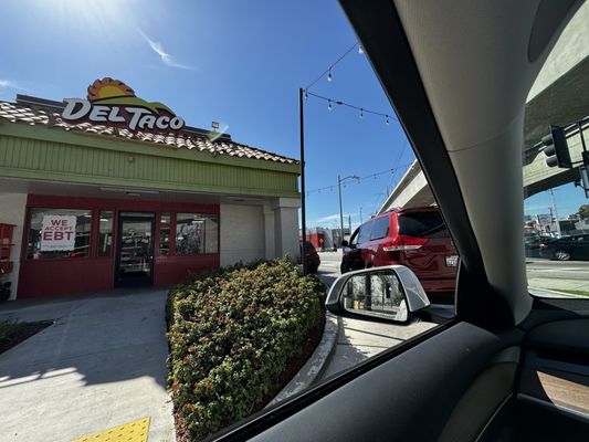 Del Taco by null