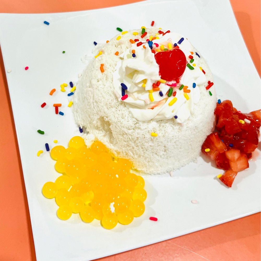 Vampire Penguin SRQ - Vanilla base, whipped cream, maraschino cherry, sprinkles, strawberries, mango Boba - Desserts Near Me - Sarasota, Florida