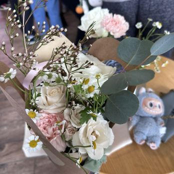 Gotcha Tea - Flowers for free to make your own bouquet! - Bubble Tea Near Me - San Diego, California
