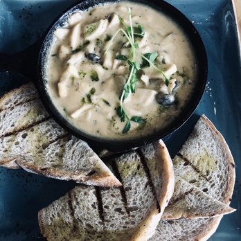 Whitehorn Bistro - Bistros Near Me - Lake Louise, Alberta