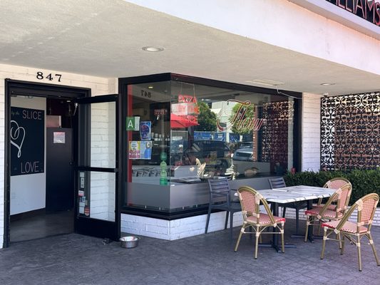 Flour Pizzeria & Cafe by null