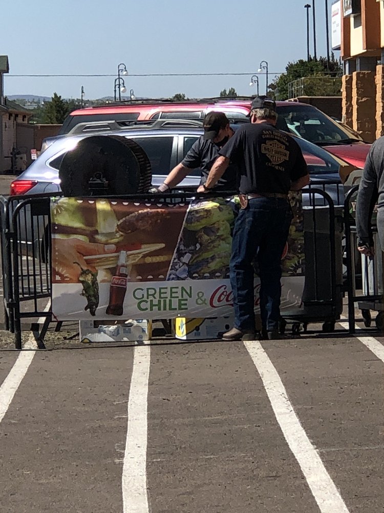 BASHAS’ Updated August 2024 57 Photos & 17 Reviews 650 N Main