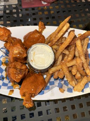 Tommy Want Wingy by null