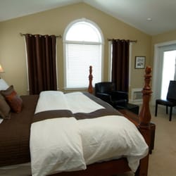 Cranford Inn - The Sandstone Room- lovely deluxe king room overlooking the garden