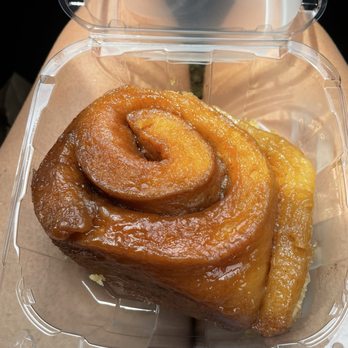Sweet Jill's Bakery - Cinnamon roll - Bakeries Near Me - Long Beach, California