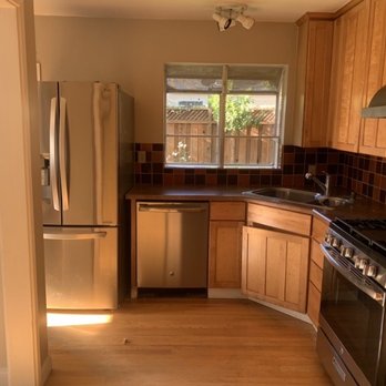 Compadres Construction - Kitchen before - General Contractors Near Me Compadres Construction - Kitchen before - General Contractors Near Me
