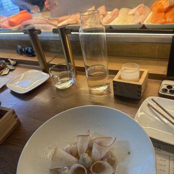 Uchibā Austin - Madai crudo 10/10 - Cocktail Bars Near Me - Austin, Texas