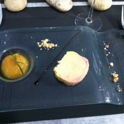 L'hirondelle - Home made foie gras with pineapple chutney. Delicious !