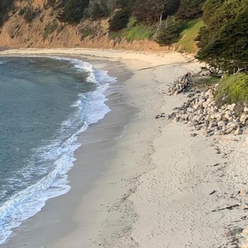 Moss Beach Distillery - The amazing sand view from our window. - Seafood Near Me - Moss Beach, California