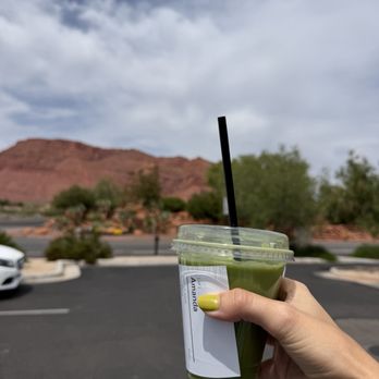FeelLove Coffee - Strawberry matcha with macadamia milk - Coffee & Tea Near Me - St. George, Utah