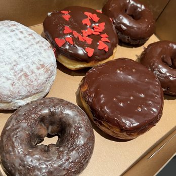 Top Pot Doughnuts - Classic Double Trouble Chocolate Cake, Chocolate Frosted Old Fashioned, Valley Girl Lemon, & the Taylor Swift Lover Doughnut - Bakeries Near Me - Seattle, Washington