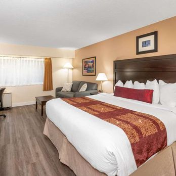 Ramada by Wyndham Coquitlam - Guest room - Hotels Near Me - Coquitlam, British Columbia Ramada by Wyndham Coquitlam - Guest room - Hotels Near Me - Coquitlam, British Columbia