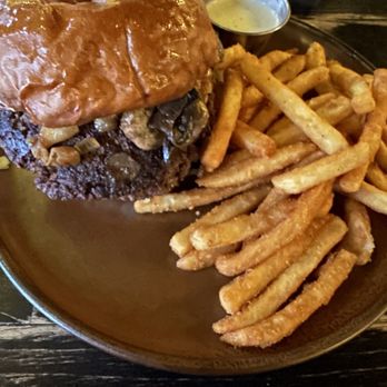 Morrison - Burbank - Truffle Burger - Gastropubs Near Me - Burbank, California Morrison - Burbank - Truffle Burger - Gastropubs Near Me - Burbank, California