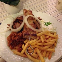 Akropolis - Gyros mit Souvlaki