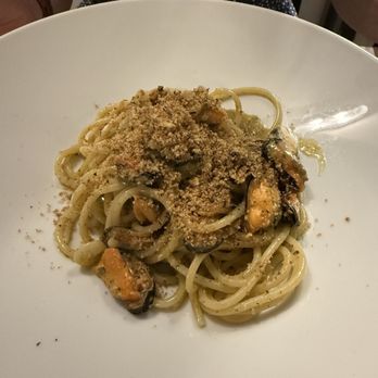 Ciacco - Spaghetti from Gragnano "aglio olio e peperoncino" with mussels, pesto of wild fennel and almonds with toasted bread crumbs - Italian Near Me - Bologna, BO