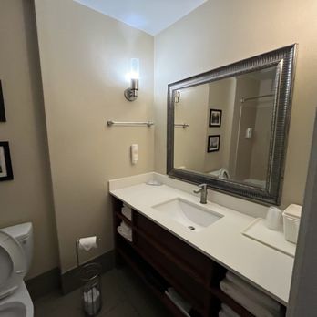 Comfort Inn Hebron-Lowell Area - Vanity - Hotels Near Me - Hebron, Indiana Comfort Inn Hebron-Lowell Area - Vanity - Hotels Near Me - Hebron, Indiana