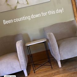 Spatique Day Spa - Relaxing waiting area.