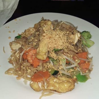 Viet Thai Cafe - Vegan yellow curry pad thai with tofu yum! - Thai Near Me - York, Pennsylvania