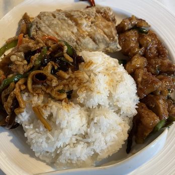 Northeast Eating Club - Lunch box with Shredded Pork In Garlic Sauce fish and Pork Handing Tender With Long Horn Pepper - Chinese Near Me - Brookline, Massachusetts Northeast Eating Club - Lunch box with Shredded Pork In Garlic Sauce fish and Pork Handing Tender With Long Horn Pepper - Chinese Near Me - Brookline, Massachusetts