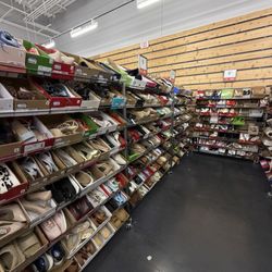 DSW Designer Shoe Warehouse