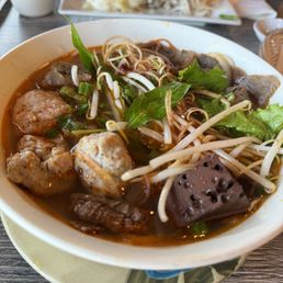 It's a good place for Bun Bo Hue! Authentic Vietnamese dishes ! Service is good It's a good place for Bun Bo Hue! Authentic Vietnamese dishes ! Service is good