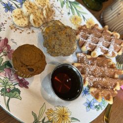 Southern Grace Manor - Sliced Banana Waffle Board