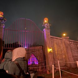 The Bates Motel & Haunted Hayride - Entrance to Maze