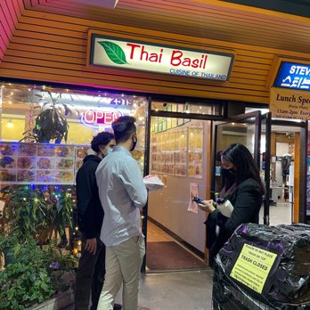Thai Basil Cuisine - Waiting crowds outside of the restaurant. - Thai Near Me - Berkeley, California Thai Basil Cuisine - Waiting crowds outside of the restaurant. - Thai Near Me - Berkeley, California