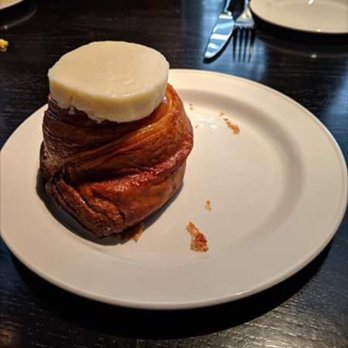Caroline - Cinnamon roll - Bakeries Near Me - Austin, Texas
