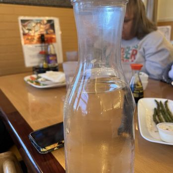 Pho Quan Vietnamese Cuisine - A rarity in Vietnamese restaurants! Water carafes for the table - Vietnamese Near Me - Hermiston, Oregon Pho Quan Vietnamese Cuisine - A rarity in Vietnamese restaurants! Water carafes for the table - Vietnamese Near Me - Hermiston, Oregon