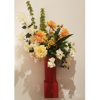 Felice Design Studio - Our luxe silk floral arrangements are customized to fit each space - Interior Design Near Me Felice Design Studio - Our luxe silk floral arrangements are customized to fit each space - Interior Design Near Me