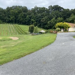 the driveway leading to the winery